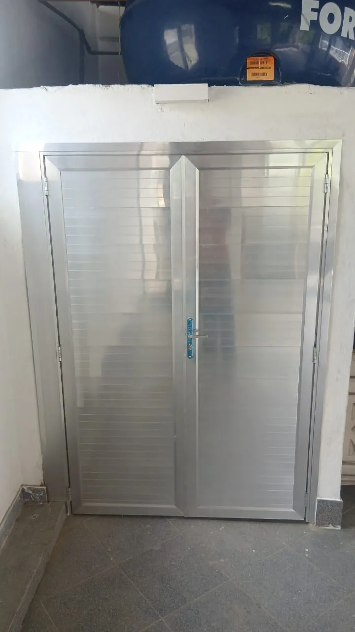 Fábrica de portão de alumínio