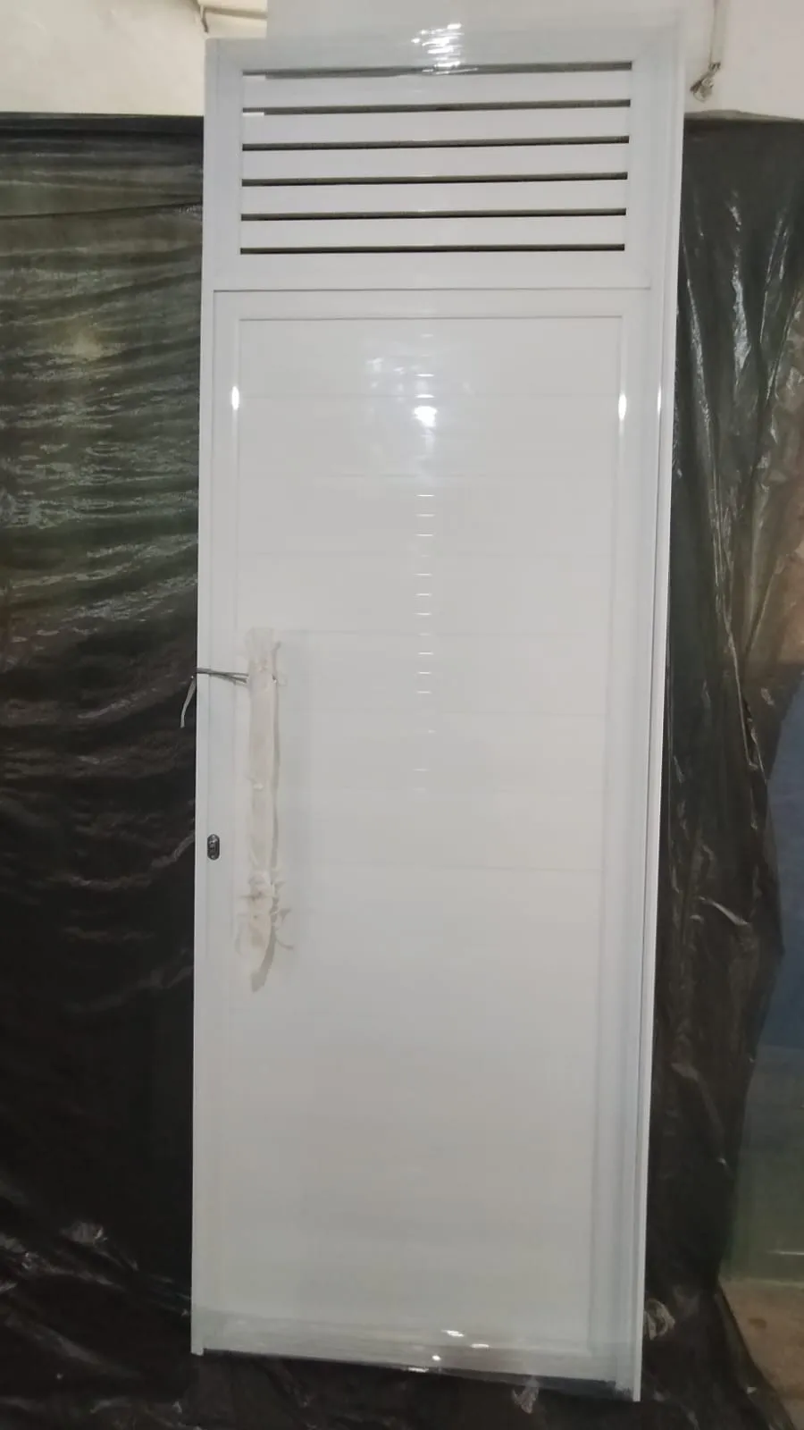 Fabricante de porta de ferro
