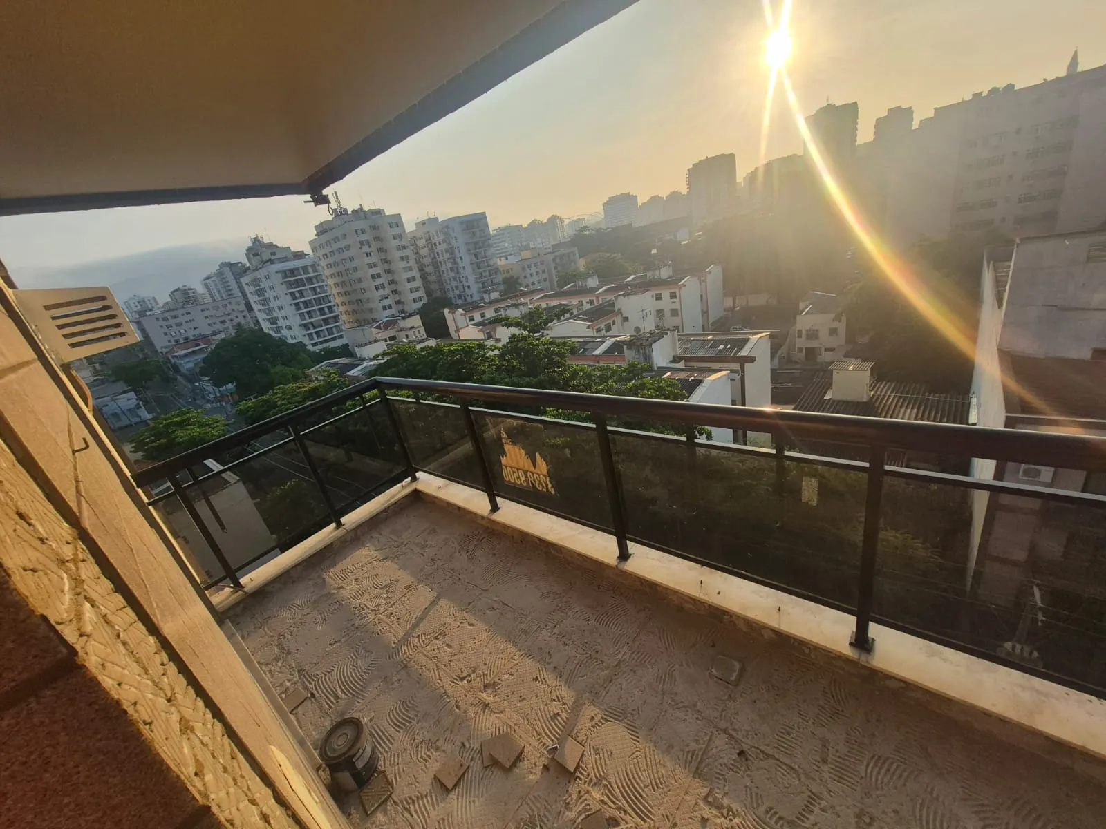 Instalação de guarda corpo de vidro no Rio de Janeiro