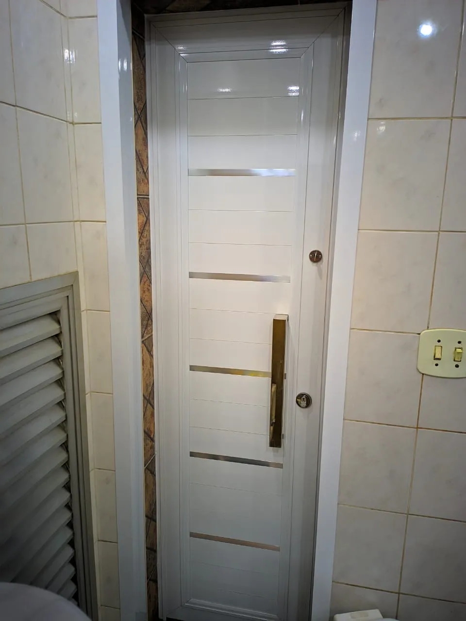 Manutenção em portas de alumínio